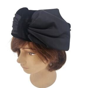 Vintage 1940s - 1950s Black Velvet Satin Bow Church Wedding Pillbox Hat Jackie-O